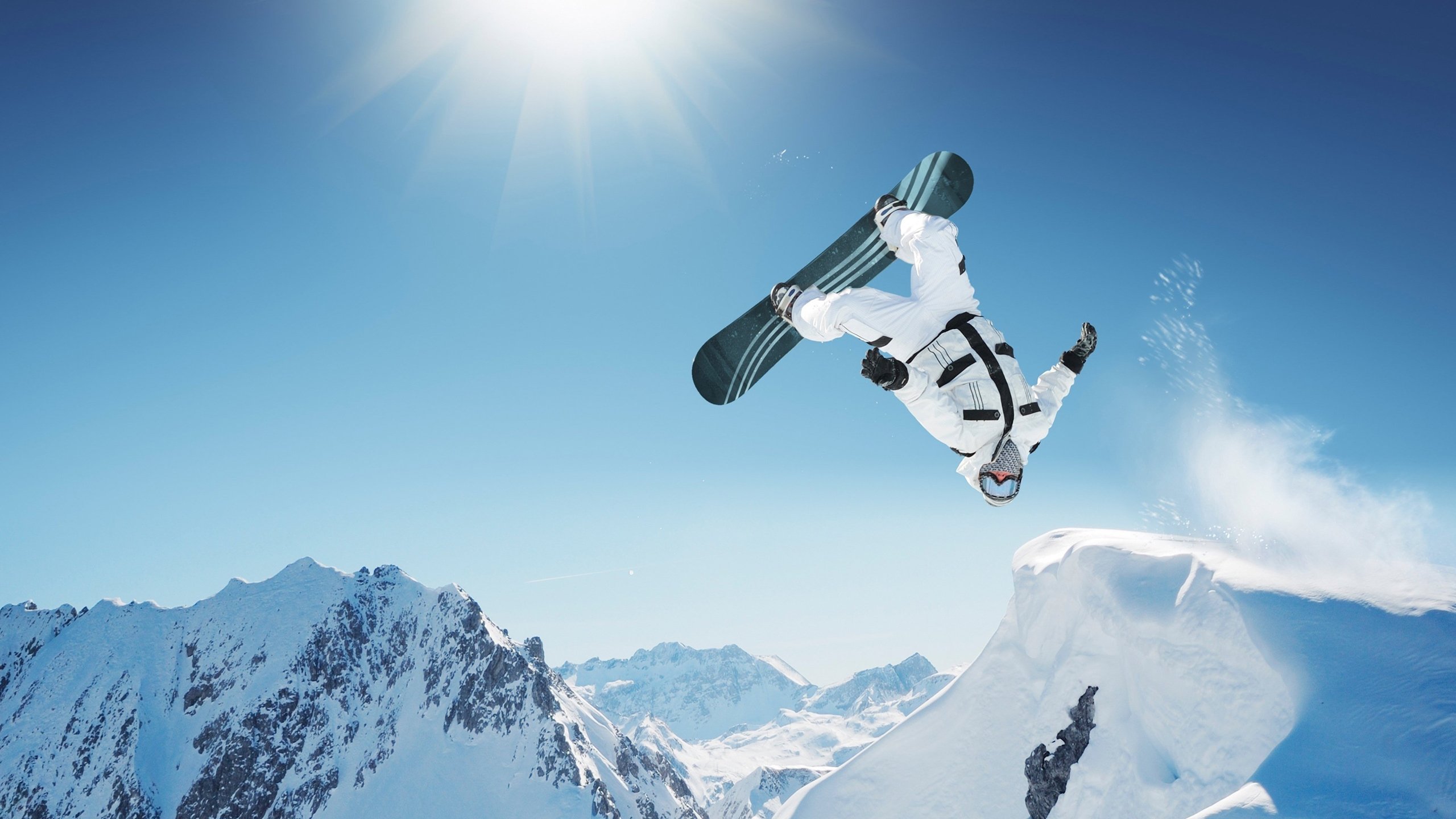 2026世界杯E组疯狂一夜，泰国4-0大胜印度创历史，莱万多夫斯基两射一传闪耀全场